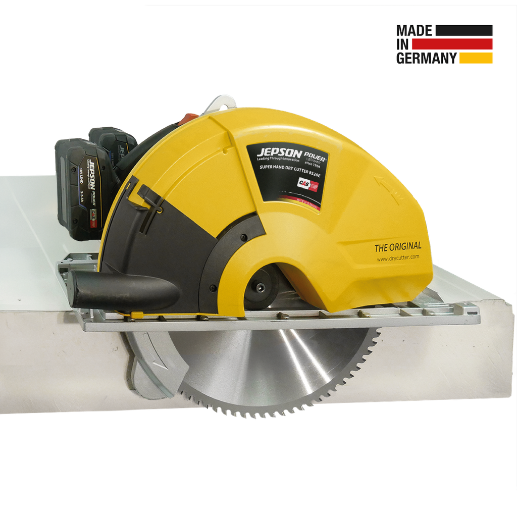 12 5/8" Super Hand Dry Cutter 8320E 36V with Ø 12 5/8"/84T saw blade, 4 batteries and 2 chargers 115V